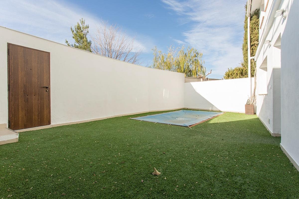 3 soveværelse Rækkehus til salg i Cenes de la Vega med swimmingpool - € 235.000 (Ref: 9031523)