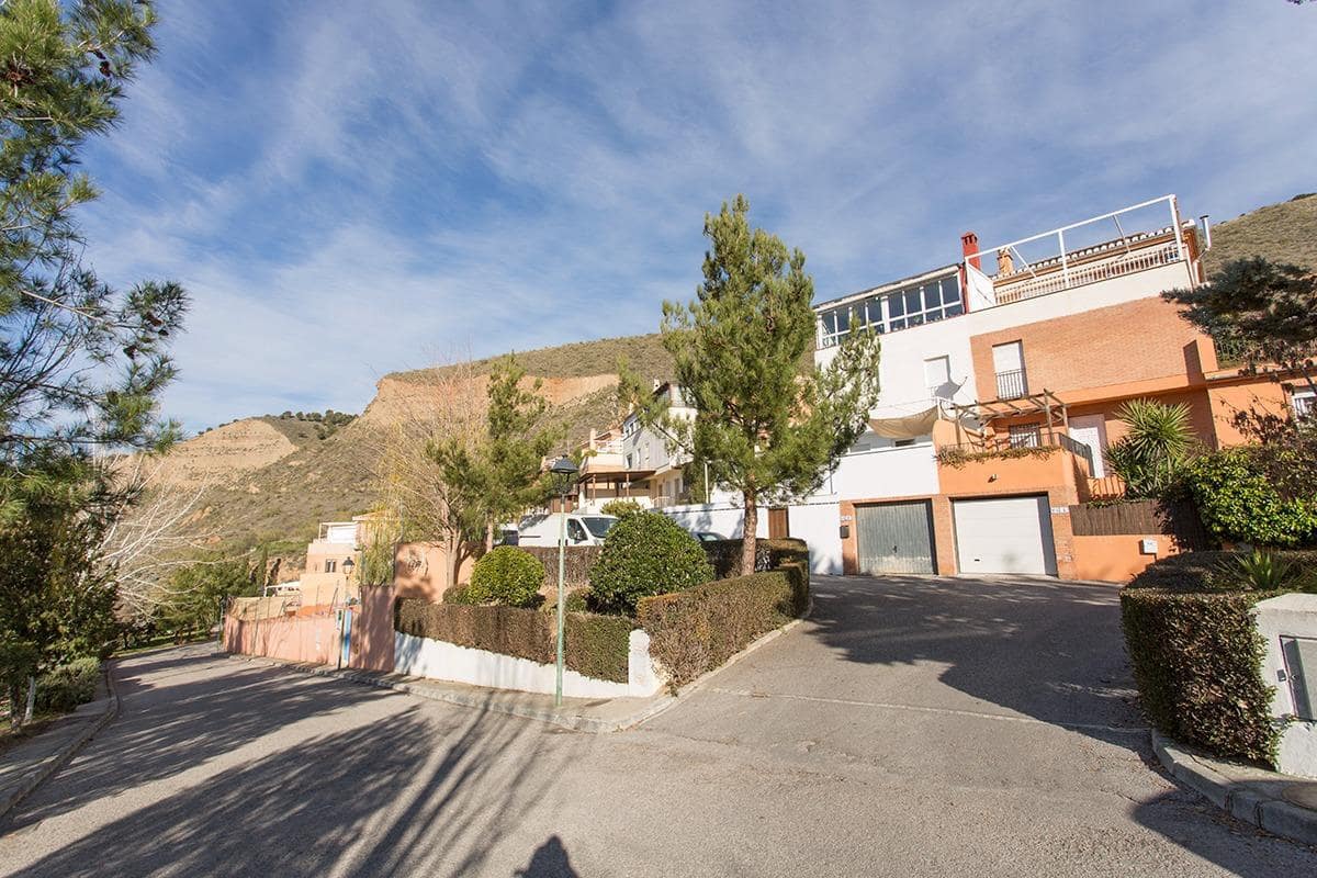 3 soveværelse Rækkehus til salg i Cenes de la Vega med swimmingpool - € 235.000 (Ref: 9031523)