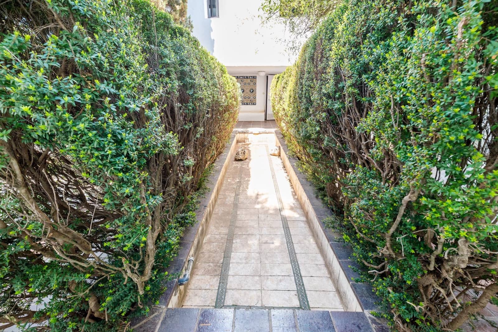 5 soveværelse Villa til salg i Granada by med garage - € 890.000 (Ref: 9048796)