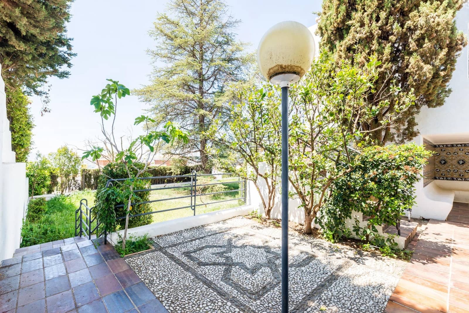 5 soveværelse Villa til salg i Granada by med garage - € 890.000 (Ref: 9048796)