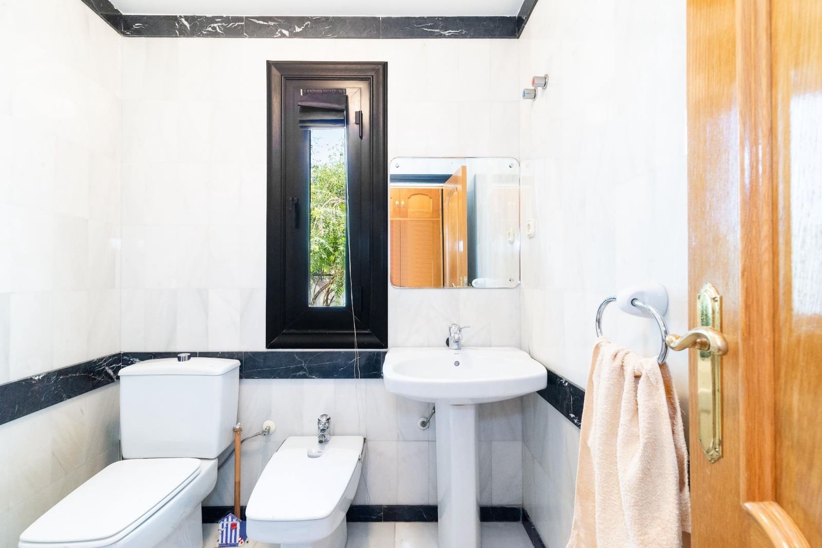 5 soveværelse Villa til salg i Granada by med garage - € 890.000 (Ref: 9048796)