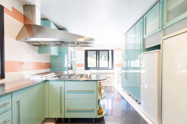 5 soveværelse Villa til salg i Bola de Oro - Serrallo, Granada by med garage - € 890.000 (Ref: 9048796)