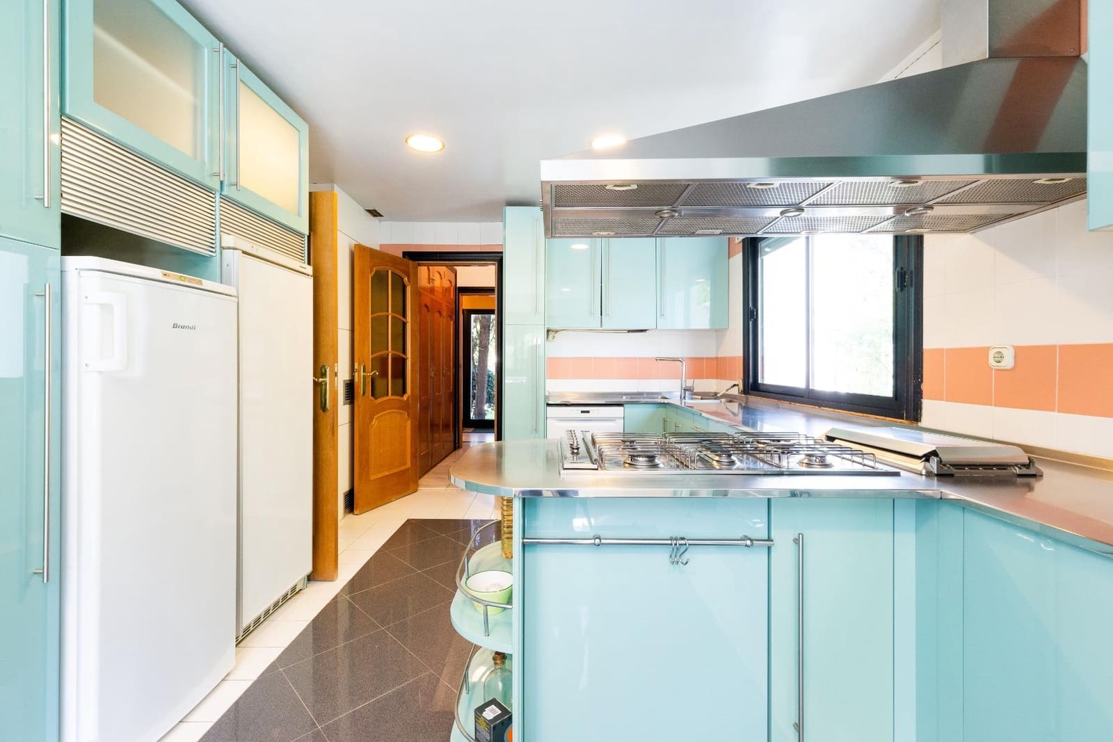 5 soveværelse Villa til salg i Granada by med garage - € 890.000 (Ref: 9048796)