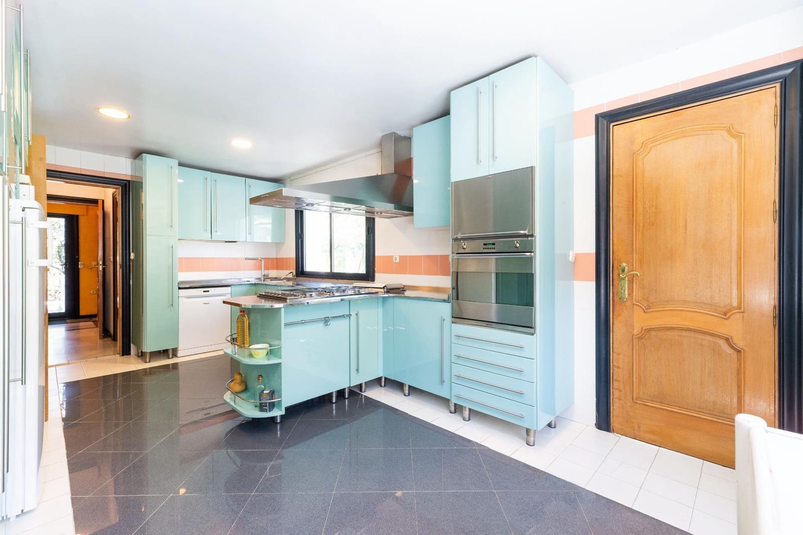 5 soveværelse Villa til salg i Granada by med garage - € 890.000 (Ref: 9048796)