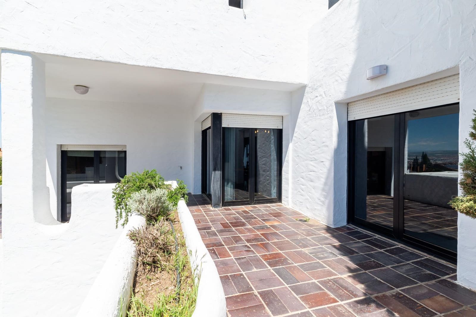 5 soveværelse Villa til salg i Granada by med garage - € 890.000 (Ref: 9048796)