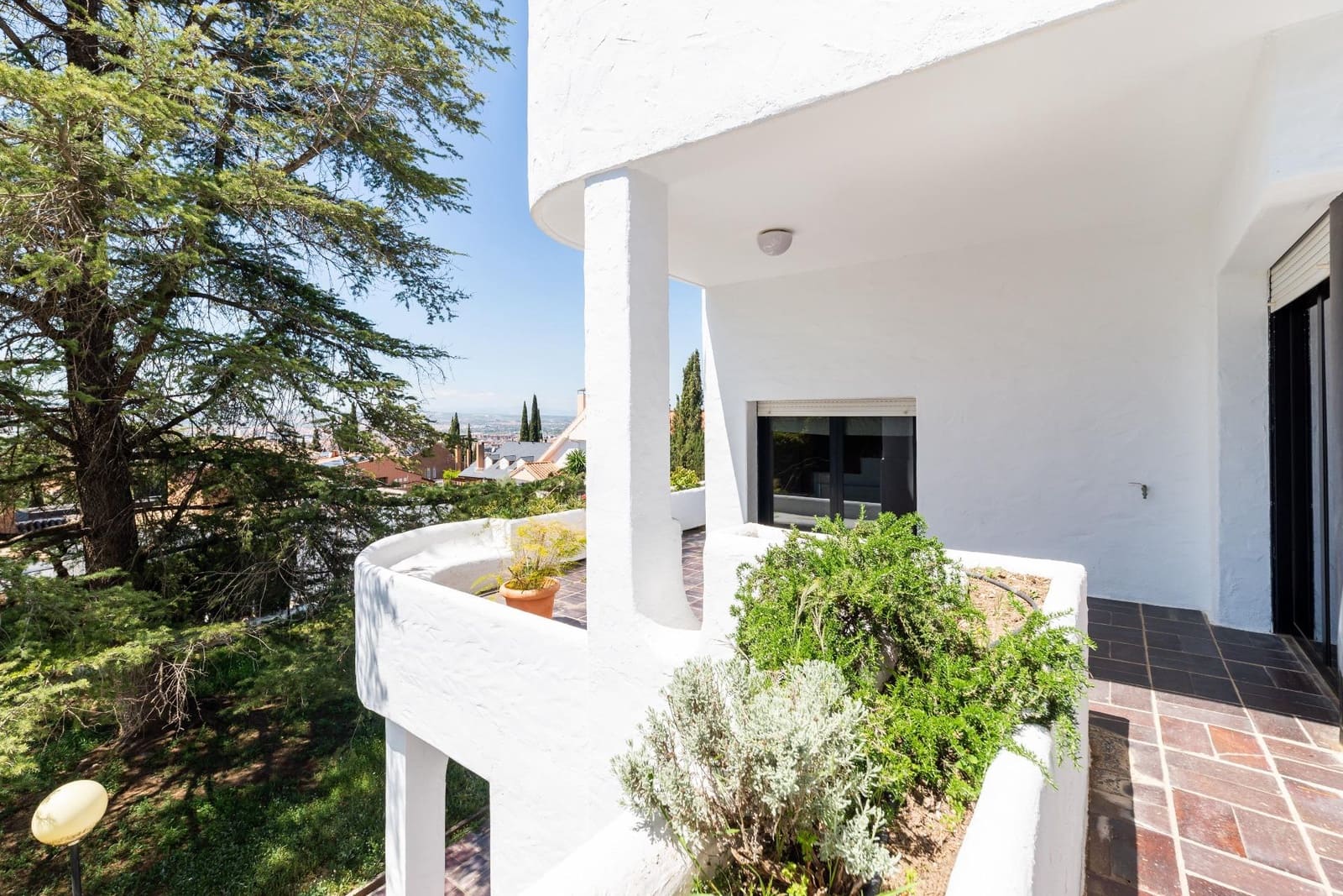 5 soveværelse Villa til salg i Granada by med garage - € 890.000 (Ref: 9048796)