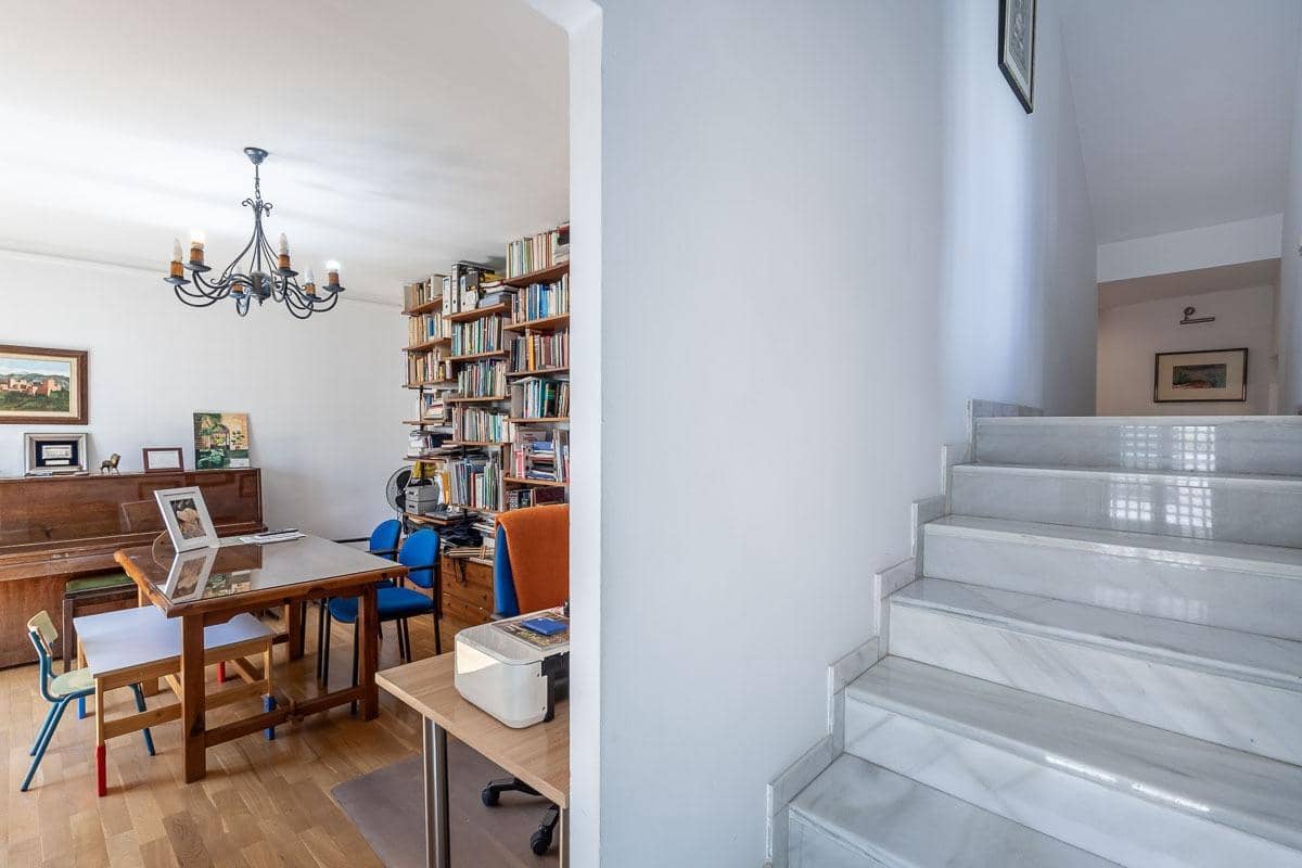 4 soveværelse Villa til salg i Granada by med garage - € 775.000 (Ref: 9048801)