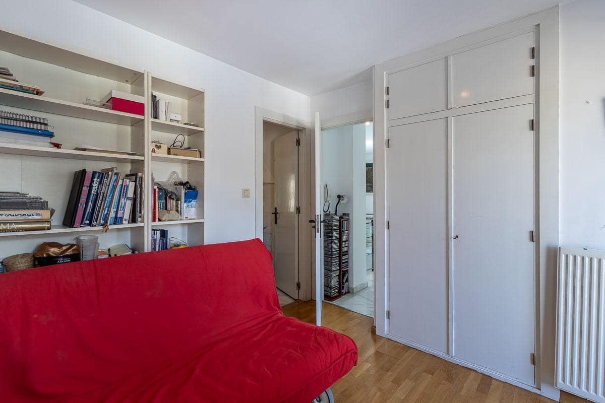 4 soveværelse Villa til salg i Granada by med garage - € 775.000 (Ref: 9048801)