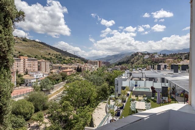 4 soveværelse Villa til salg i Cervantes, Granada by med garage - € 775.000 (Ref: 9048801)