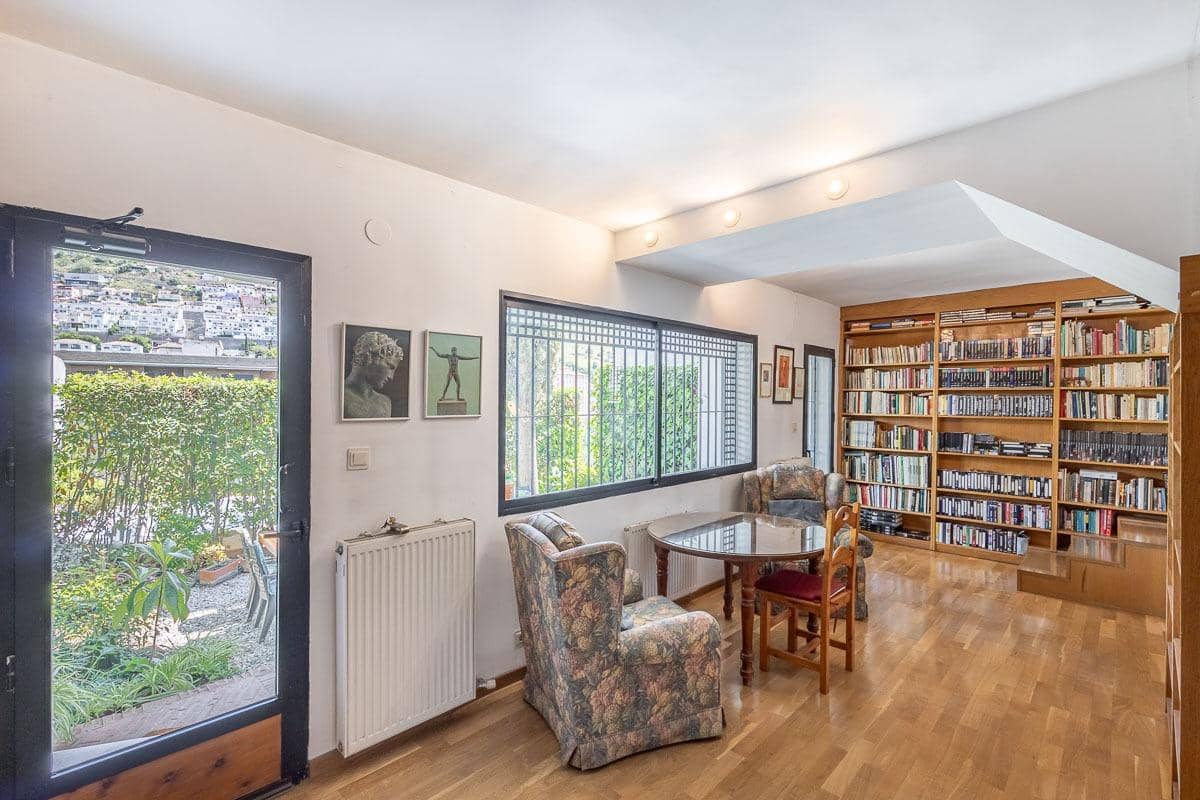 4 soveværelse Villa til salg i Granada by med garage - € 775.000 (Ref: 9048801)