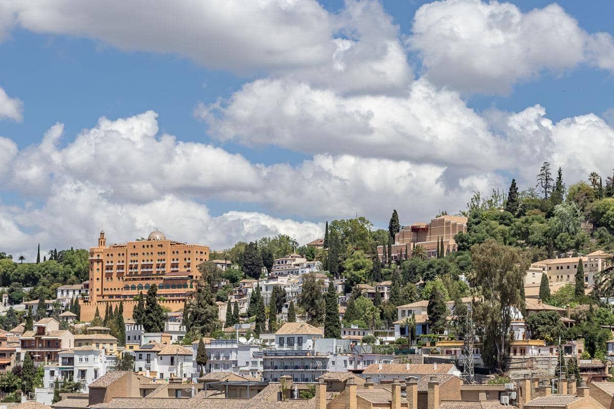 4 soveværelse Villa til salg i Granada by med garage - € 775.000 (Ref: 9048801)