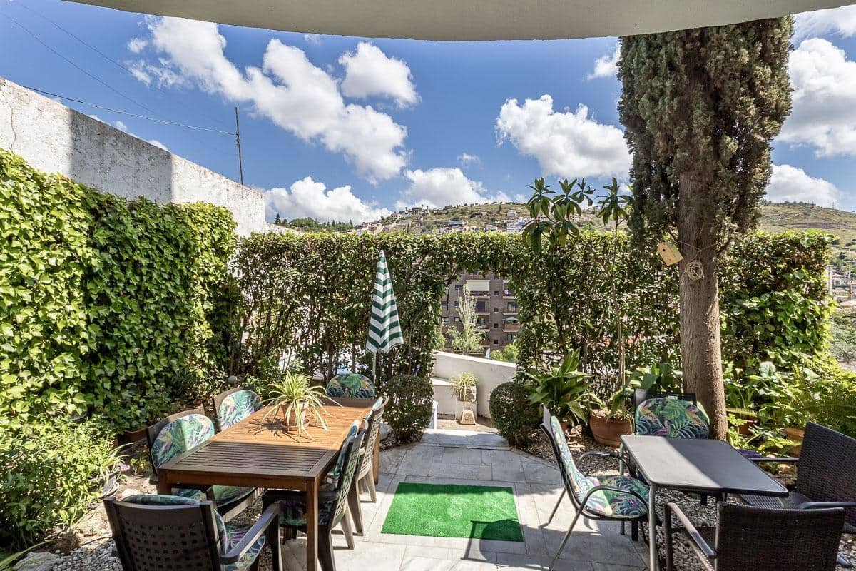 4 soveværelse Villa til salg i Granada by med garage - € 775.000 (Ref: 9048801)