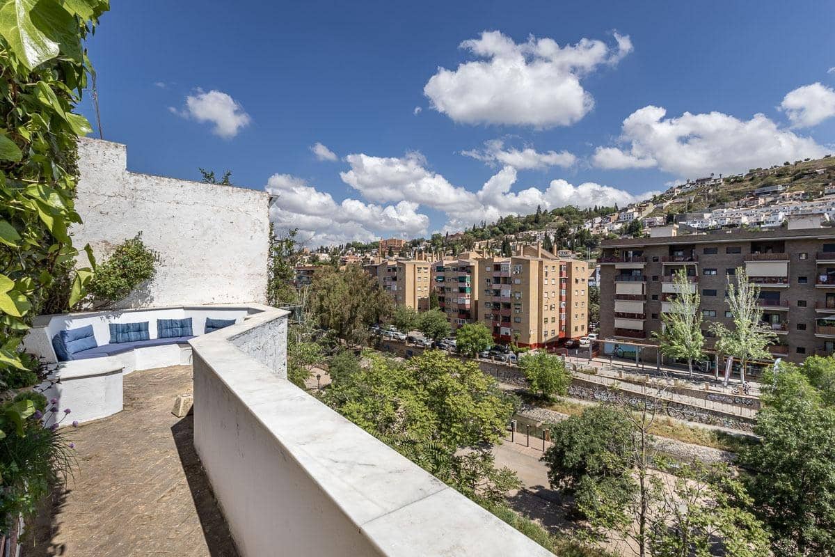 4 soveværelse Villa til salg i Granada by med garage - € 775.000 (Ref: 9048801)