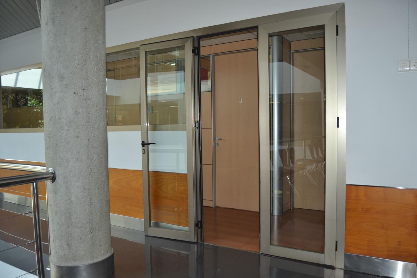 Kontor til leje i Granada by med garage - € 700 (Ref: 9099102)