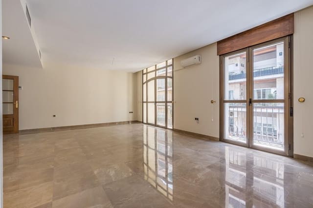 4 soveværelse Lejlighed til salg i Centro, Granada by - € 649.000 (Ref: 9193821)