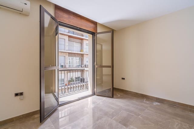 4 soveværelse Lejlighed til salg i Centro, Granada by - € 649.000 (Ref: 9193821)