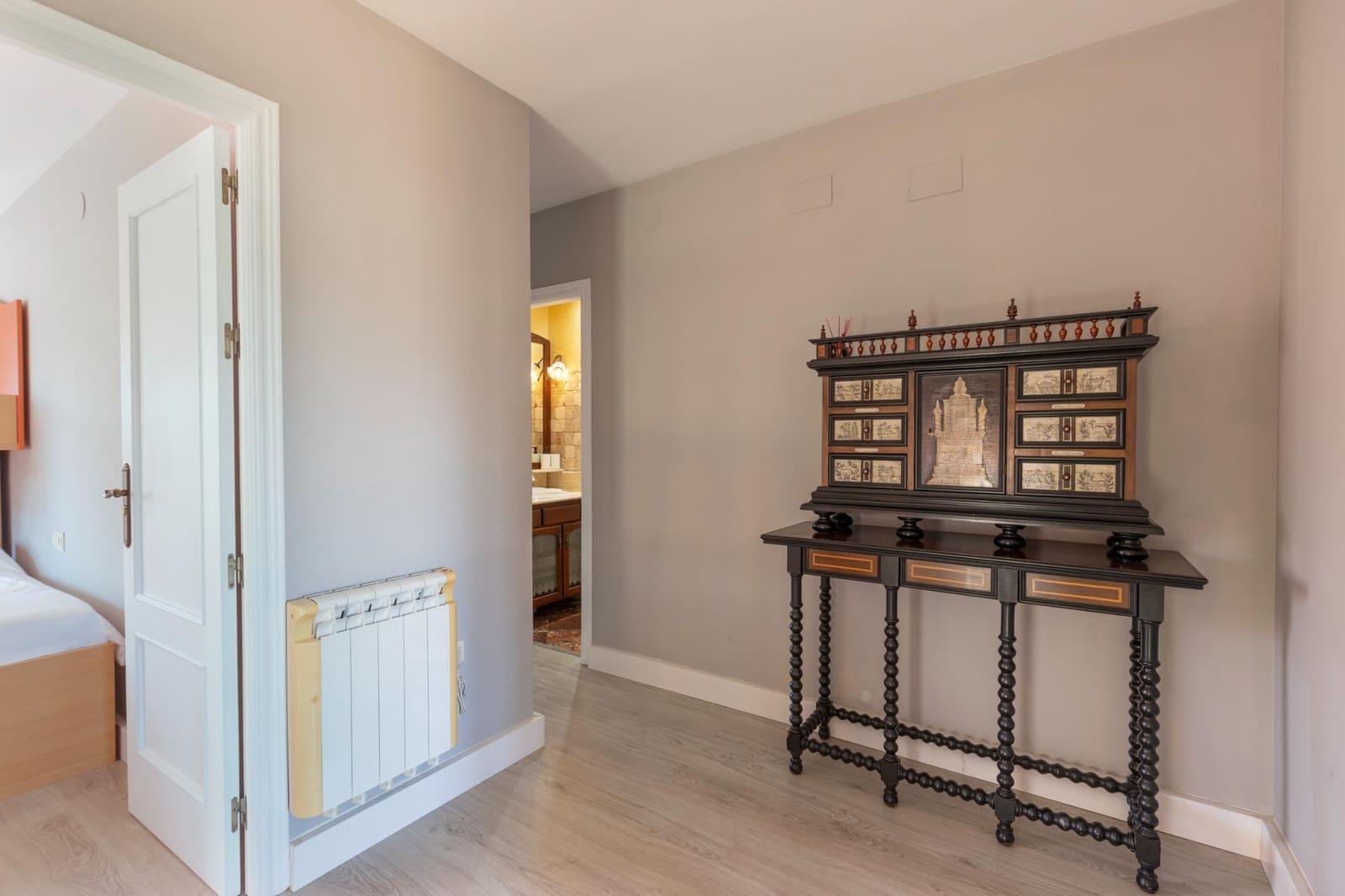 4 sovrum Villa till salu i La Zubia med pool garage - 565 000 € (Ref: 9353637)