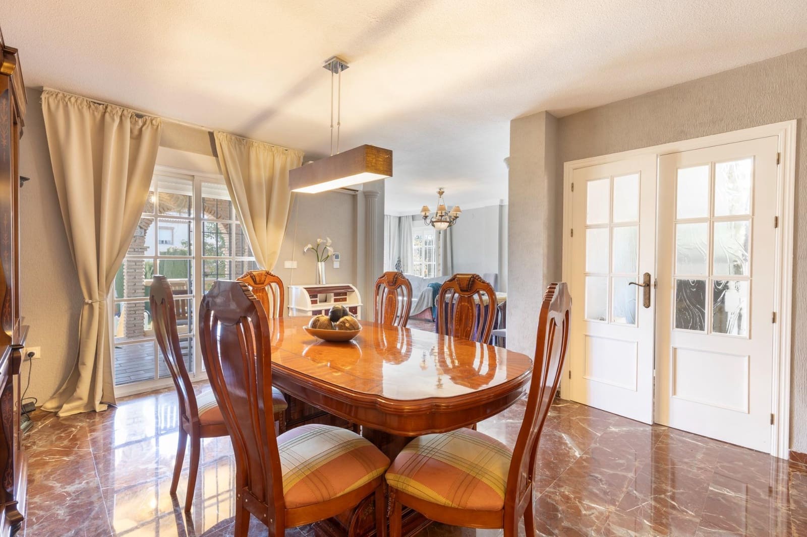 4 sovrum Villa till salu i La Zubia med pool garage - 565 000 € (Ref: 9353637)