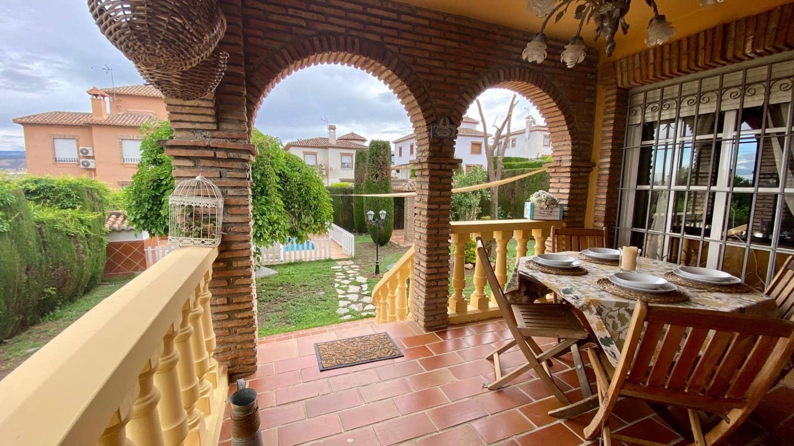 4 sovrum Villa till salu i La Zubia med pool garage - 565 000 € (Ref: 9353637)