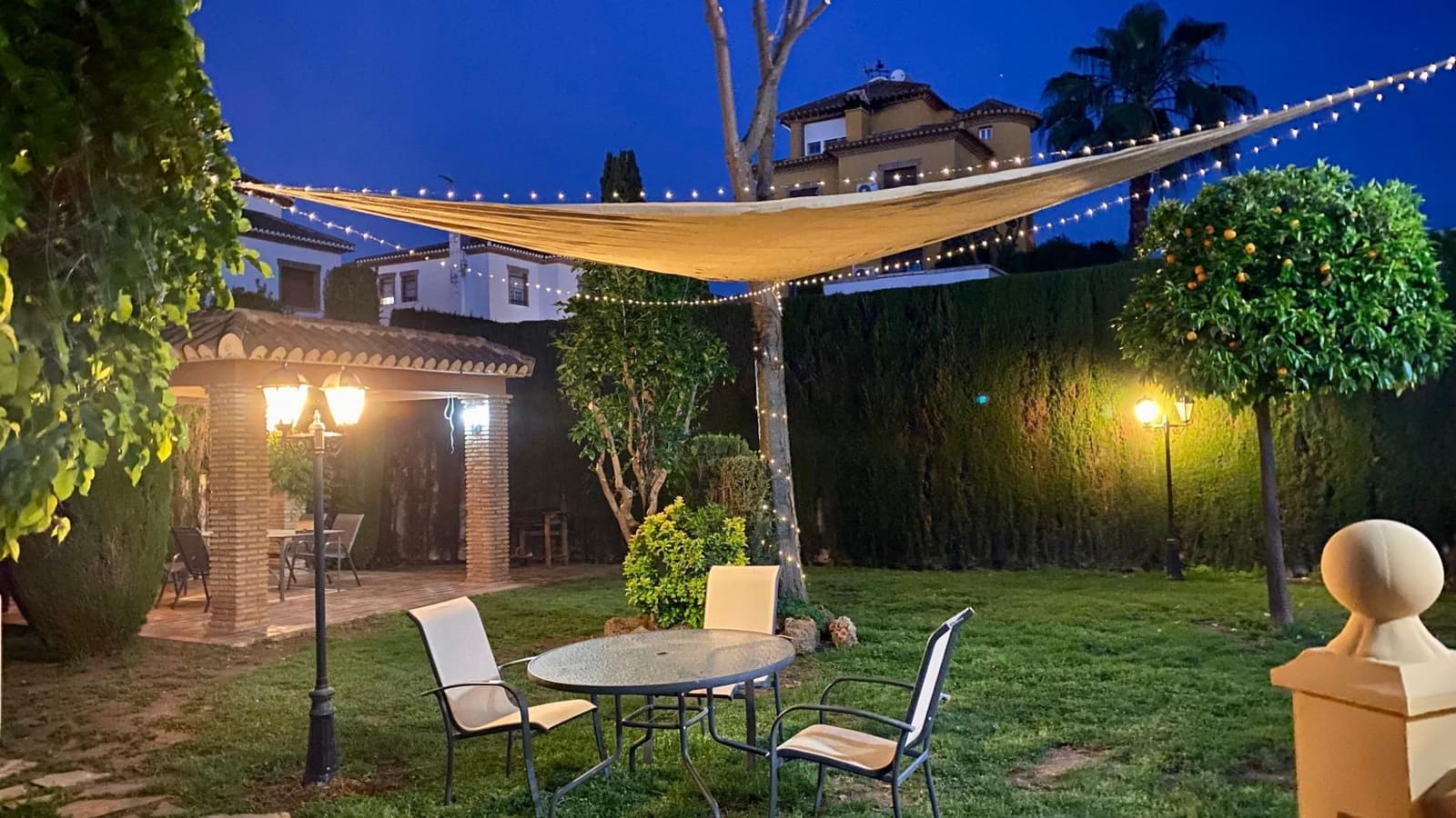 4 sovrum Villa till salu i La Zubia med pool garage - 565 000 € (Ref: 9353637)