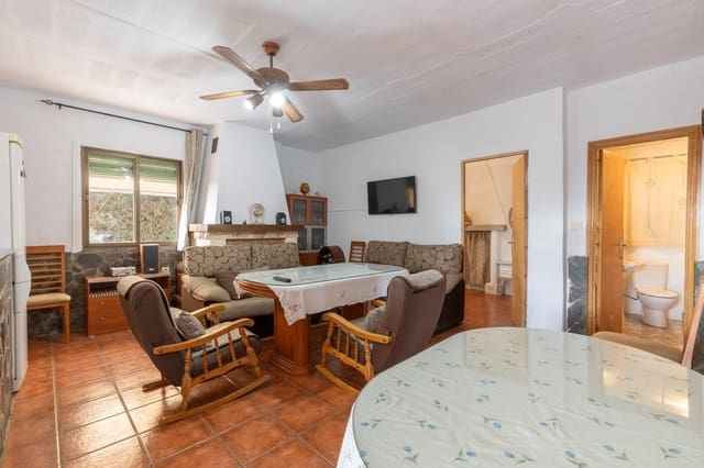 4 soveværelse Finca/Landehus til salg i Cogollos Vega med swimmingpool - € 199.000 (Ref: 9362651)