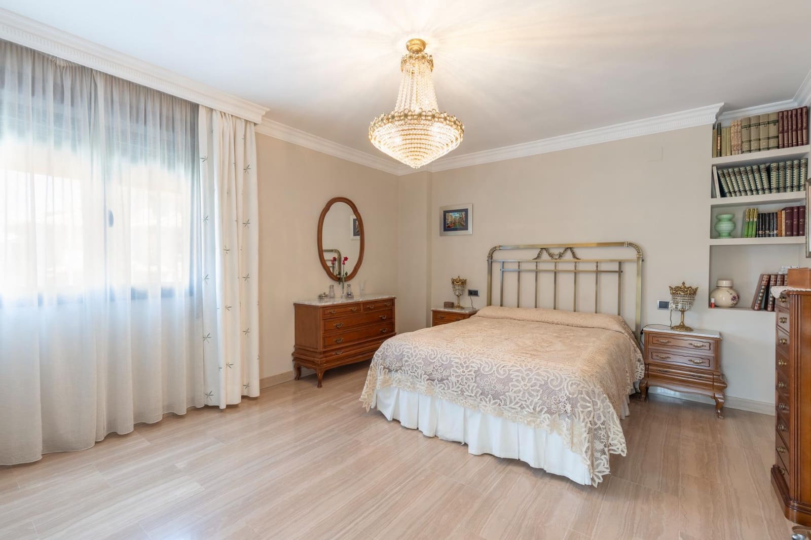 5 bedroom Villa for sale in Ogijares with pool garage - € 630,000 (Ref: 9374109)