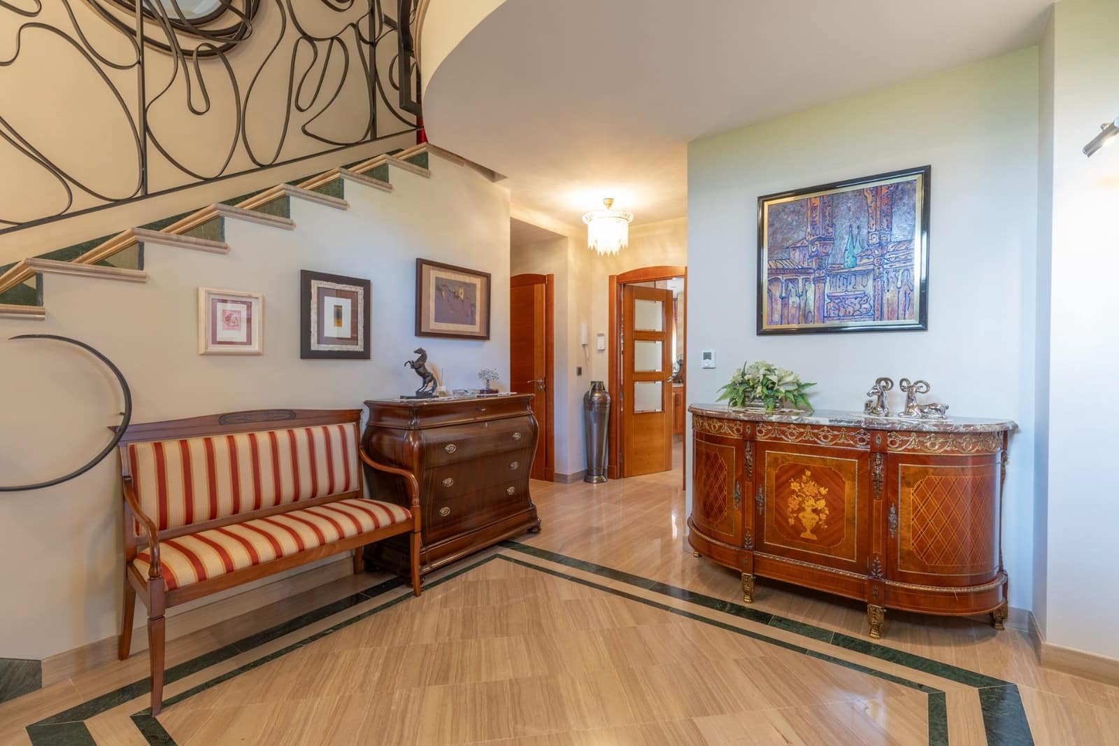 5 bedroom Villa for sale in Ogijares with pool garage - € 630,000 (Ref: 9374109)