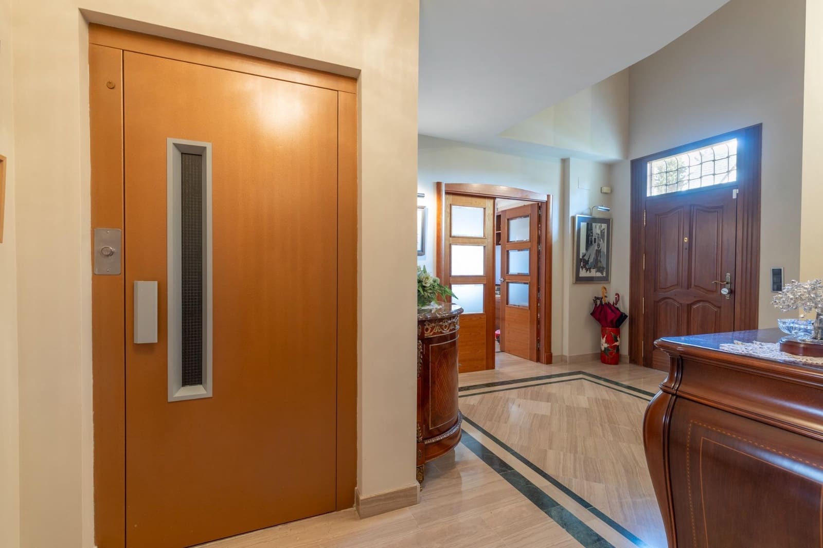 5 bedroom Villa for sale in Ogijares with pool garage - € 630,000 (Ref: 9374109)