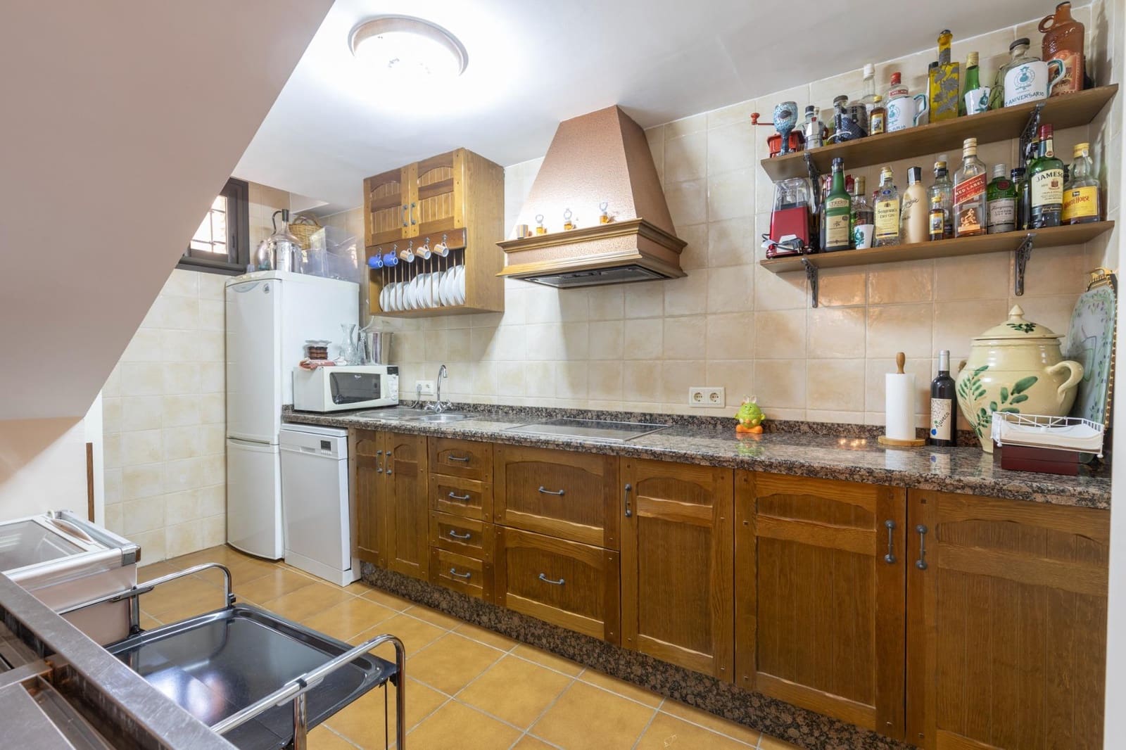 5 bedroom Villa for sale in Ogijares with pool garage - € 630,000 (Ref: 9374109)