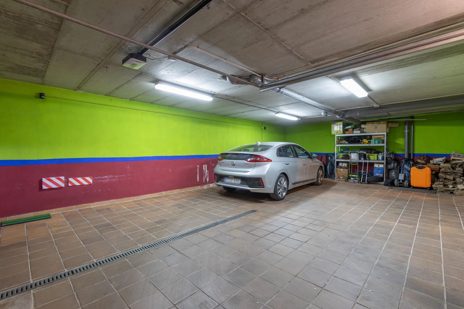 5 bedroom Villa for sale in Ogijares with pool garage - € 630,000 (Ref: 9374109)