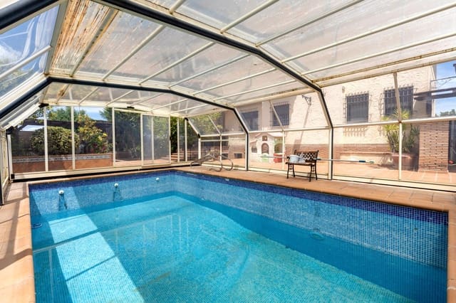 5 Zimmer Villa zu verkaufen in Ogíjares mit Pool Garage - 630.000 € (Ref: 9374109)