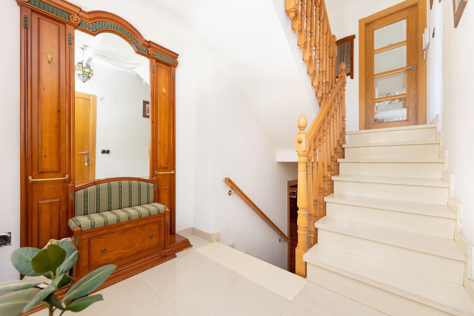 4 bedroom Villa for sale in Huetor Vega with pool garage - € 480,000 (Ref: 9374110)