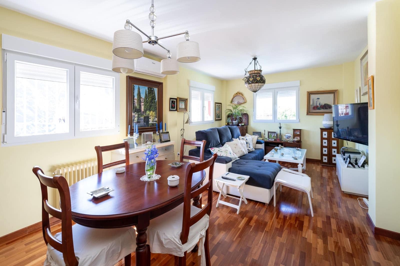 4 makuuhuone Huvila myytävänä paikassa Pinos Genil mukana uima-altaan - 455 000 € (Ref: 9374112)