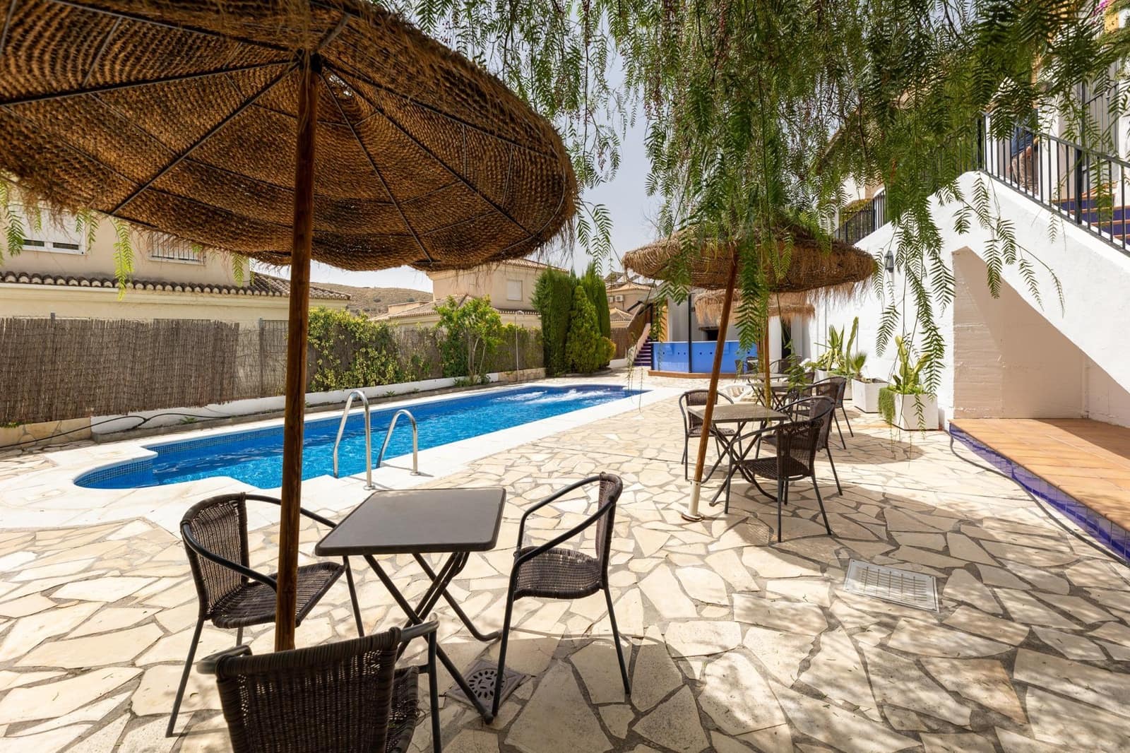 4 soveværelse Rækkehus til salg i Granada by med swimmingpool garage - € 430.000 (Ref: 9374114)