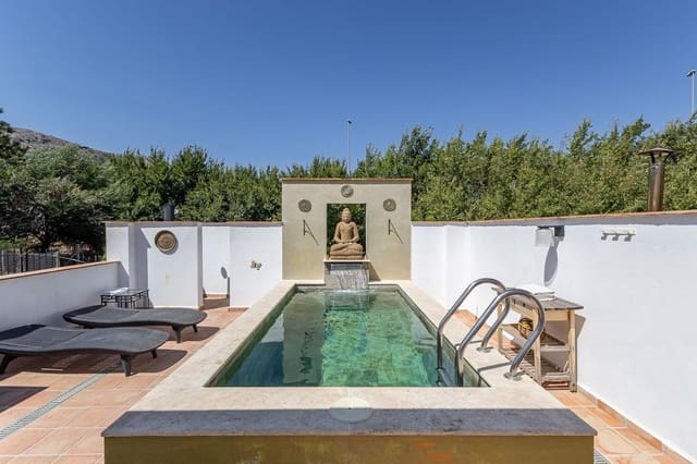 4 soveværelse Villa til salg i Loja med swimmingpool - € 268.000 (Ref: 9374116)