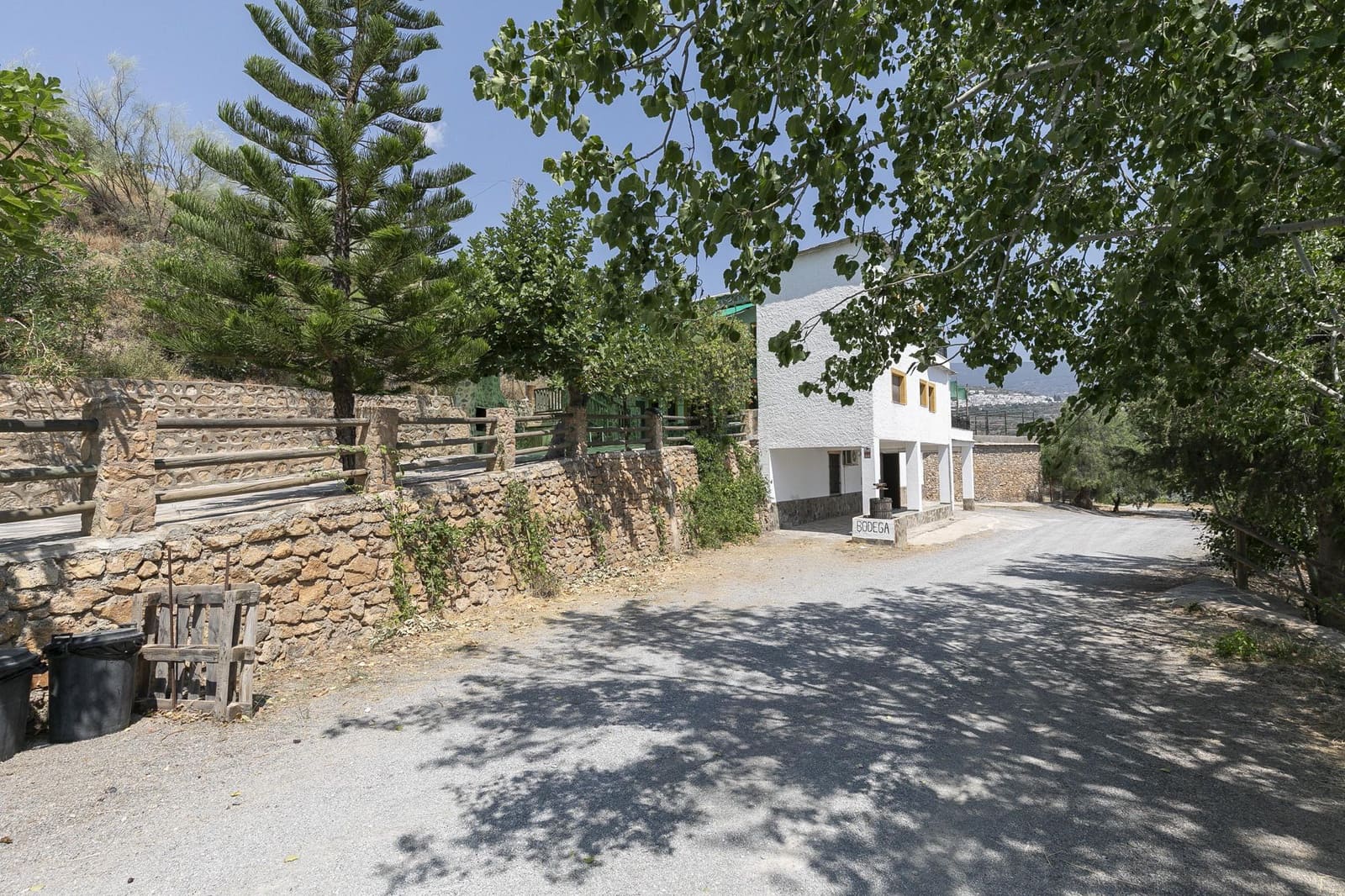 6 soveværelse Virksomhed til salg i Granada by - € 1.550.000 (Ref: 9374117)