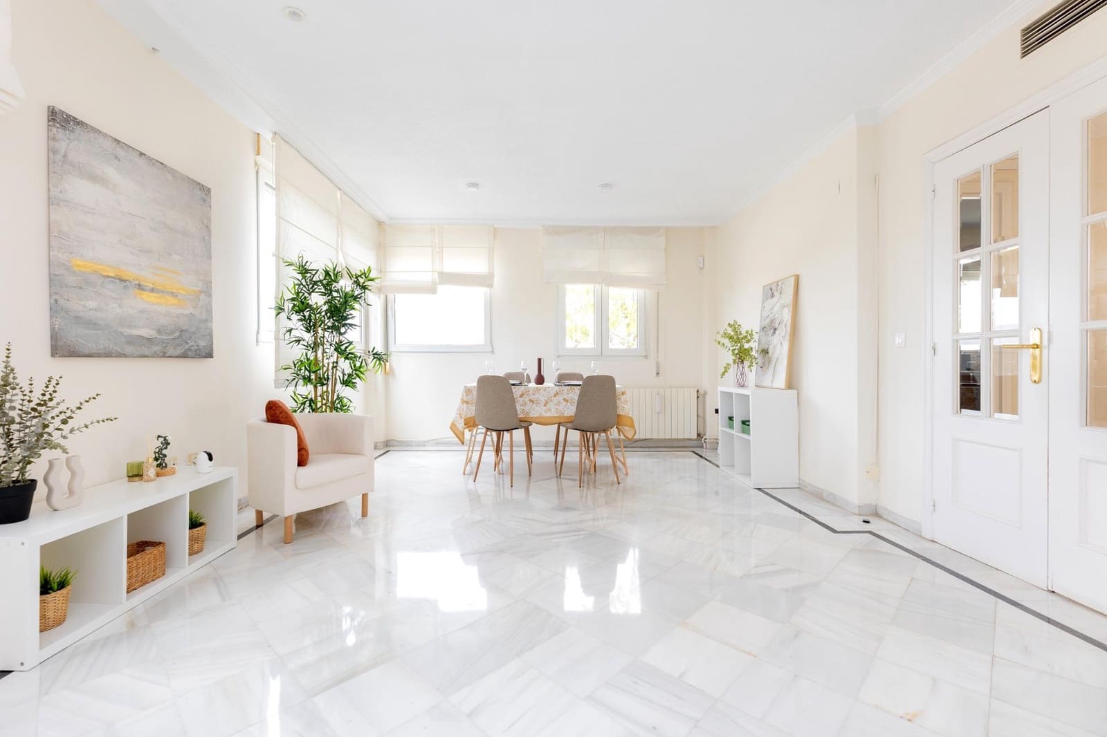 3 slaapkamer Villa te koop in Granada stad met zwembad garage - € 699.000 (Ref: 9374118)