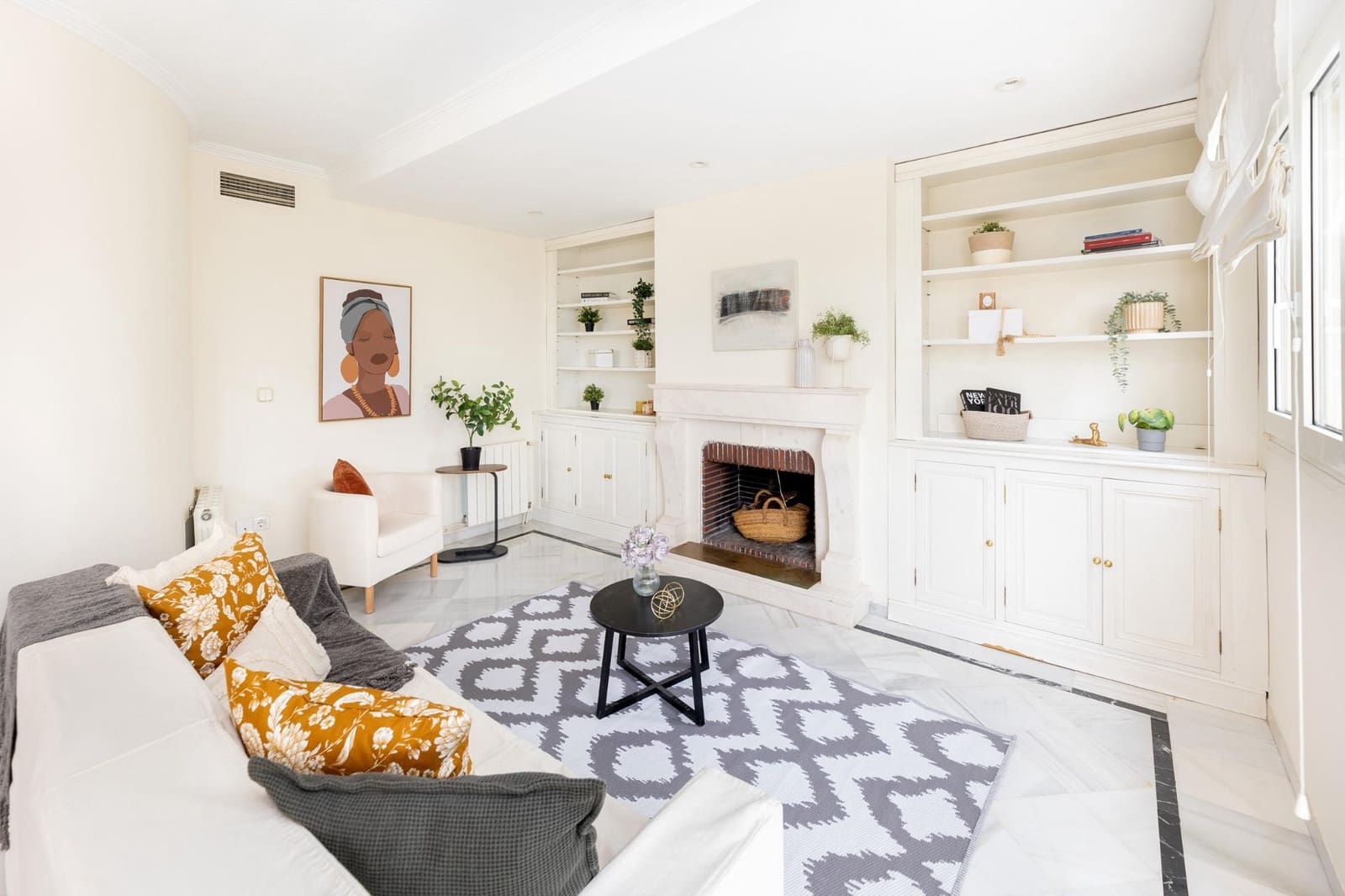 3 slaapkamer Villa te koop in Granada stad met zwembad garage - € 699.000 (Ref: 9374118)