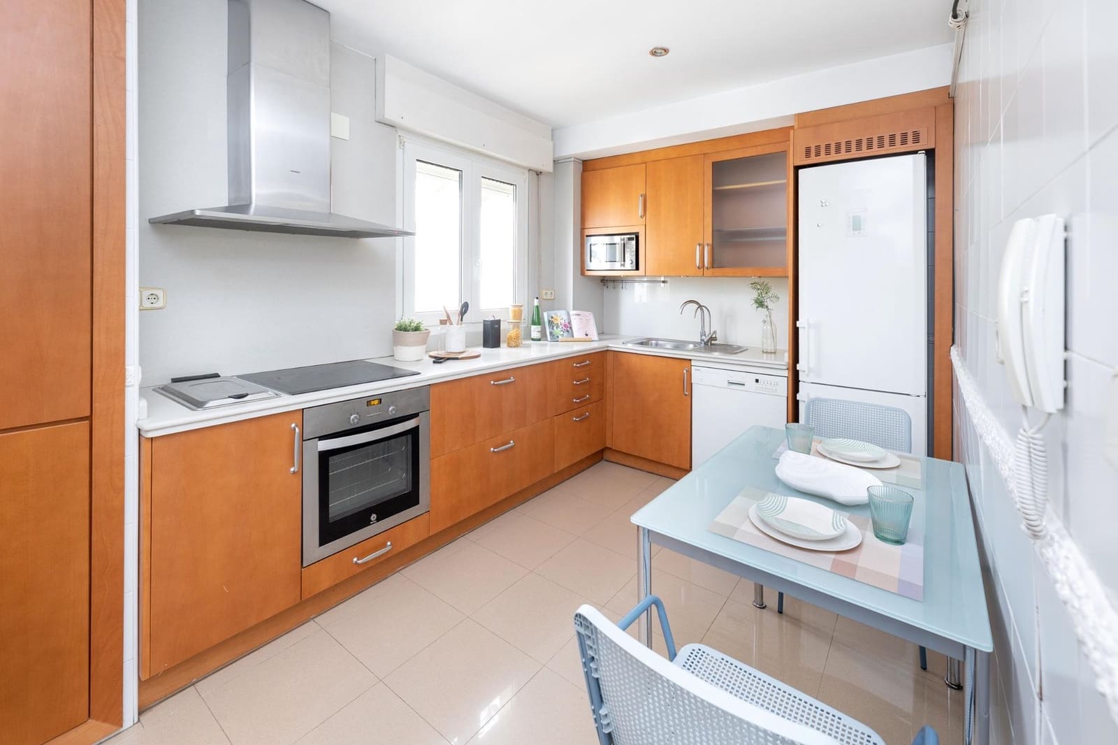 3 slaapkamer Villa te koop in Granada stad met zwembad garage - € 699.000 (Ref: 9374118)