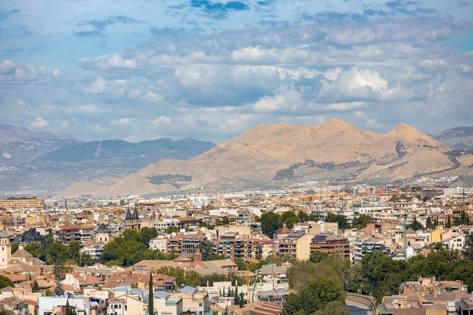 3 slaapkamer Villa te koop in Granada stad met zwembad garage - € 699.000 (Ref: 9374118)