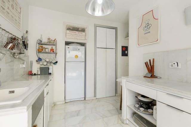 4 soveværelse Villa til salg i Las Gabias med swimmingpool garage - € 439.000 (Ref: 9374119)