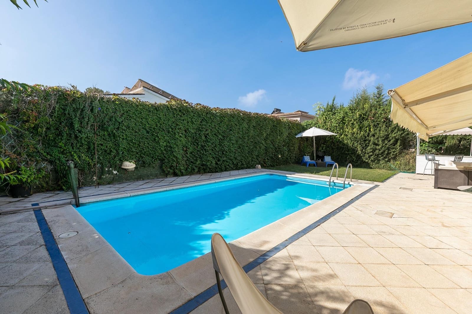 4 soveværelse Villa til salg i Las Gabias med swimmingpool garage - € 439.000 (Ref: 9374119)