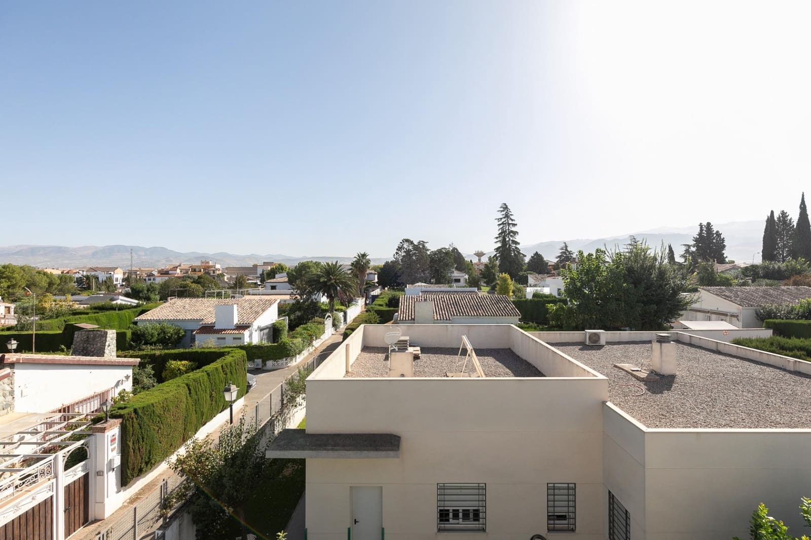 4 soveværelse Villa til salg i Las Gabias med swimmingpool garage - € 439.000 (Ref: 9374119)