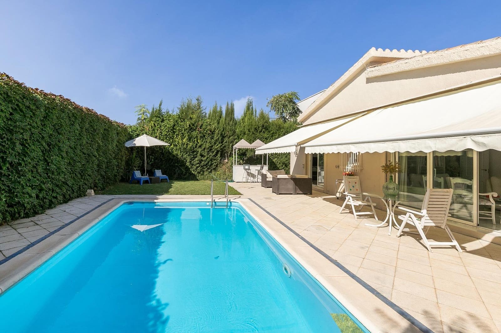 4 soveværelse Villa til salg i Las Gabias med swimmingpool garage - € 439.000 (Ref: 9374119)