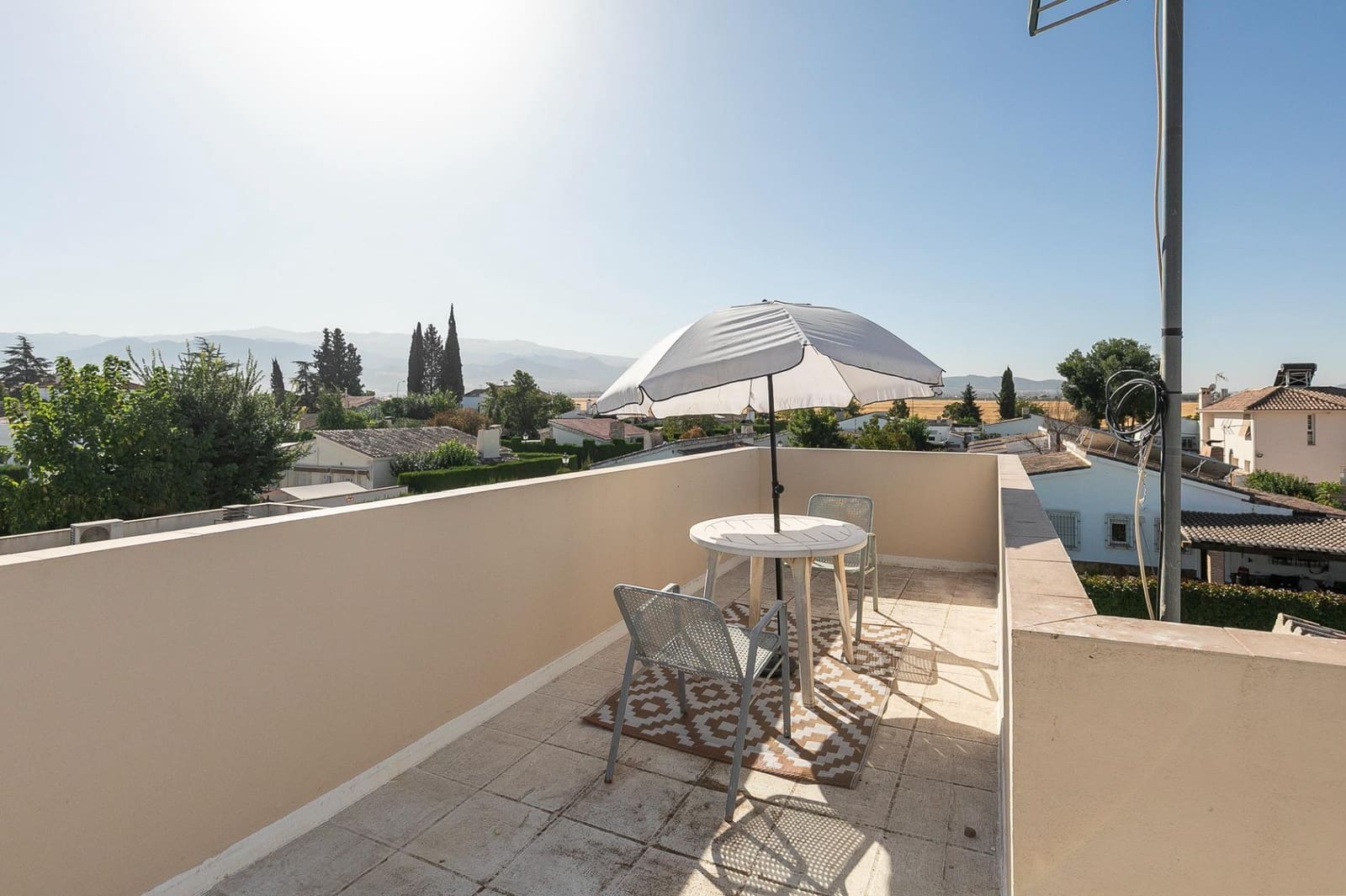 4 soveværelse Villa til salg i Las Gabias med swimmingpool garage - € 439.000 (Ref: 9374119)