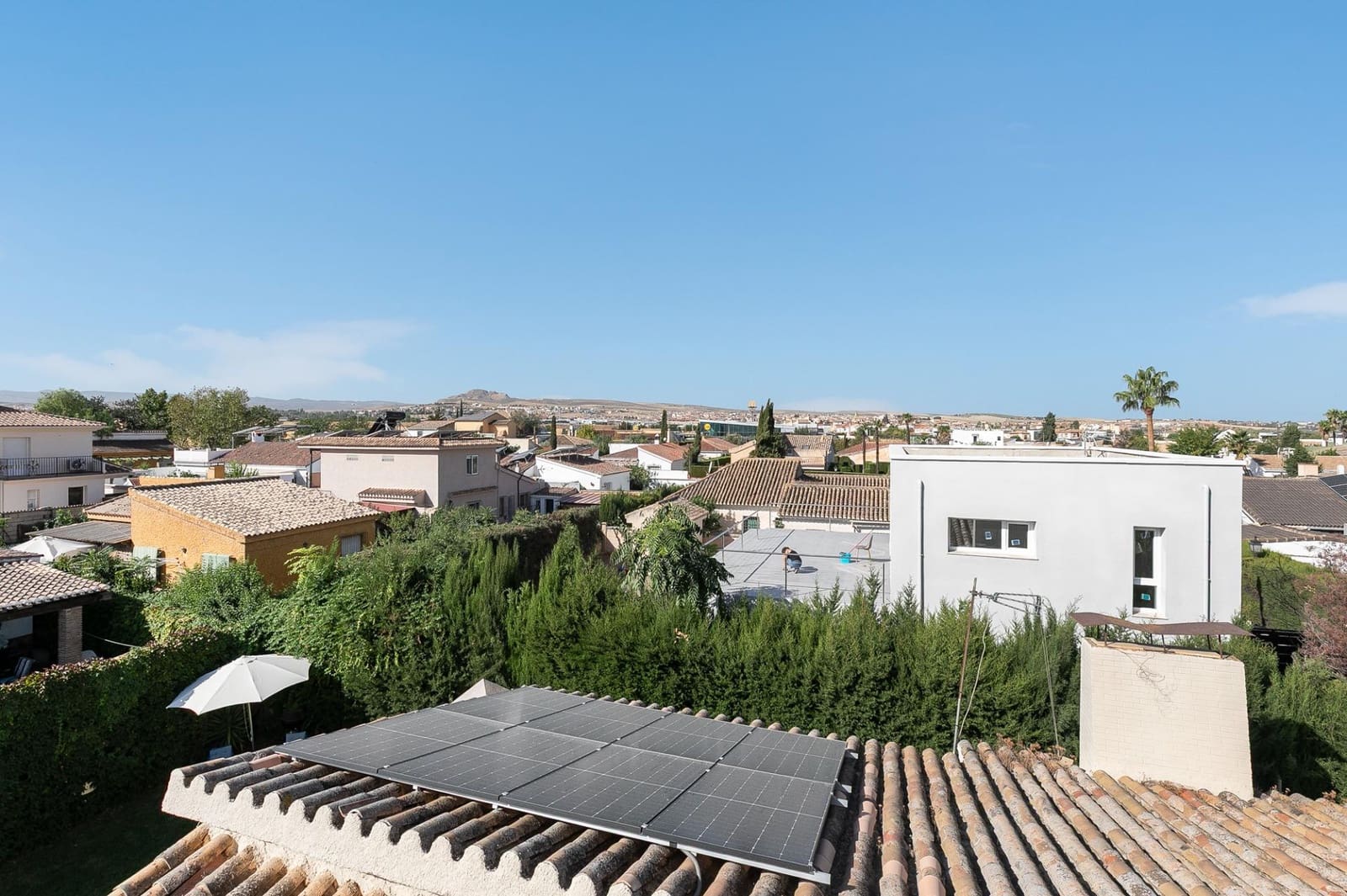 4 soveværelse Villa til salg i Las Gabias med swimmingpool garage - € 439.000 (Ref: 9374119)