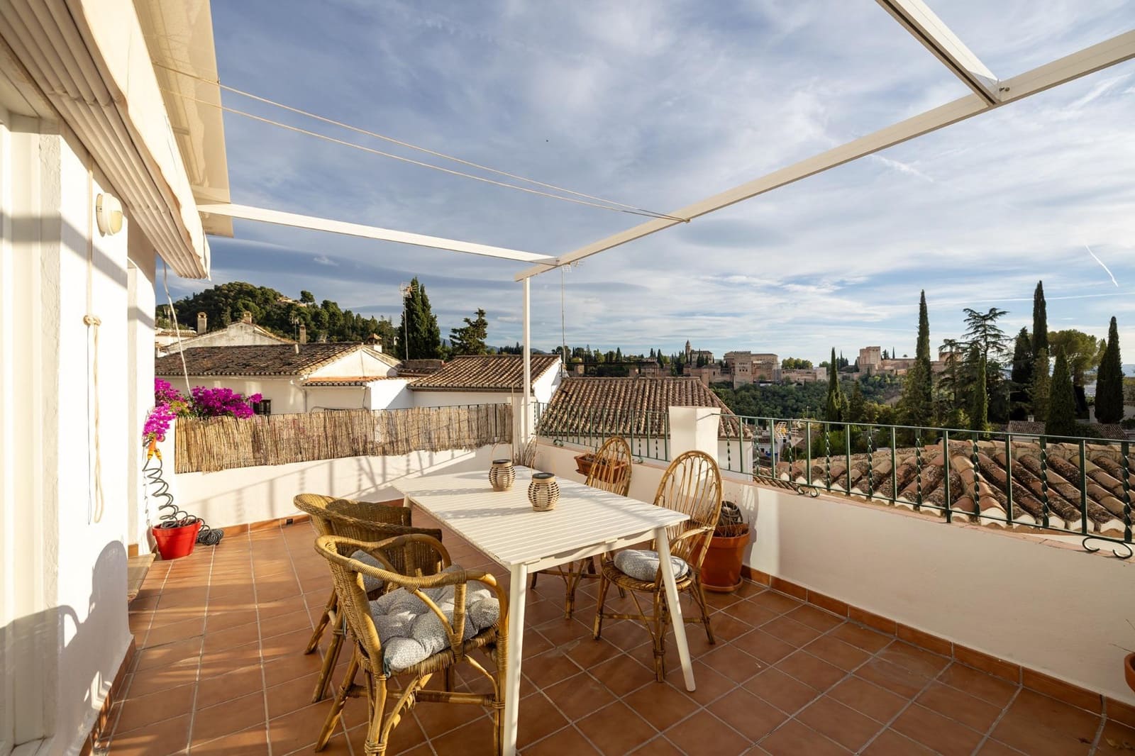 2 soveværelse Rækkehus til salg i Granada by - € 480.000 (Ref: 9374123)