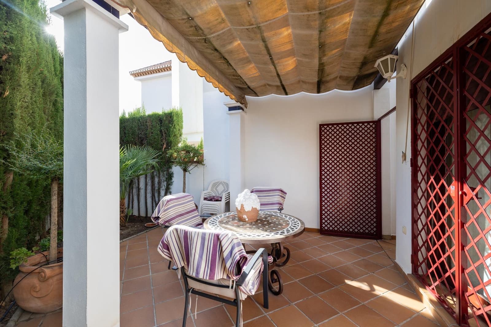 4 sypialnia Willa na sprzedaż w Miasto Grenada z basenem garażem - 450 000 € (Ref: 9374125)