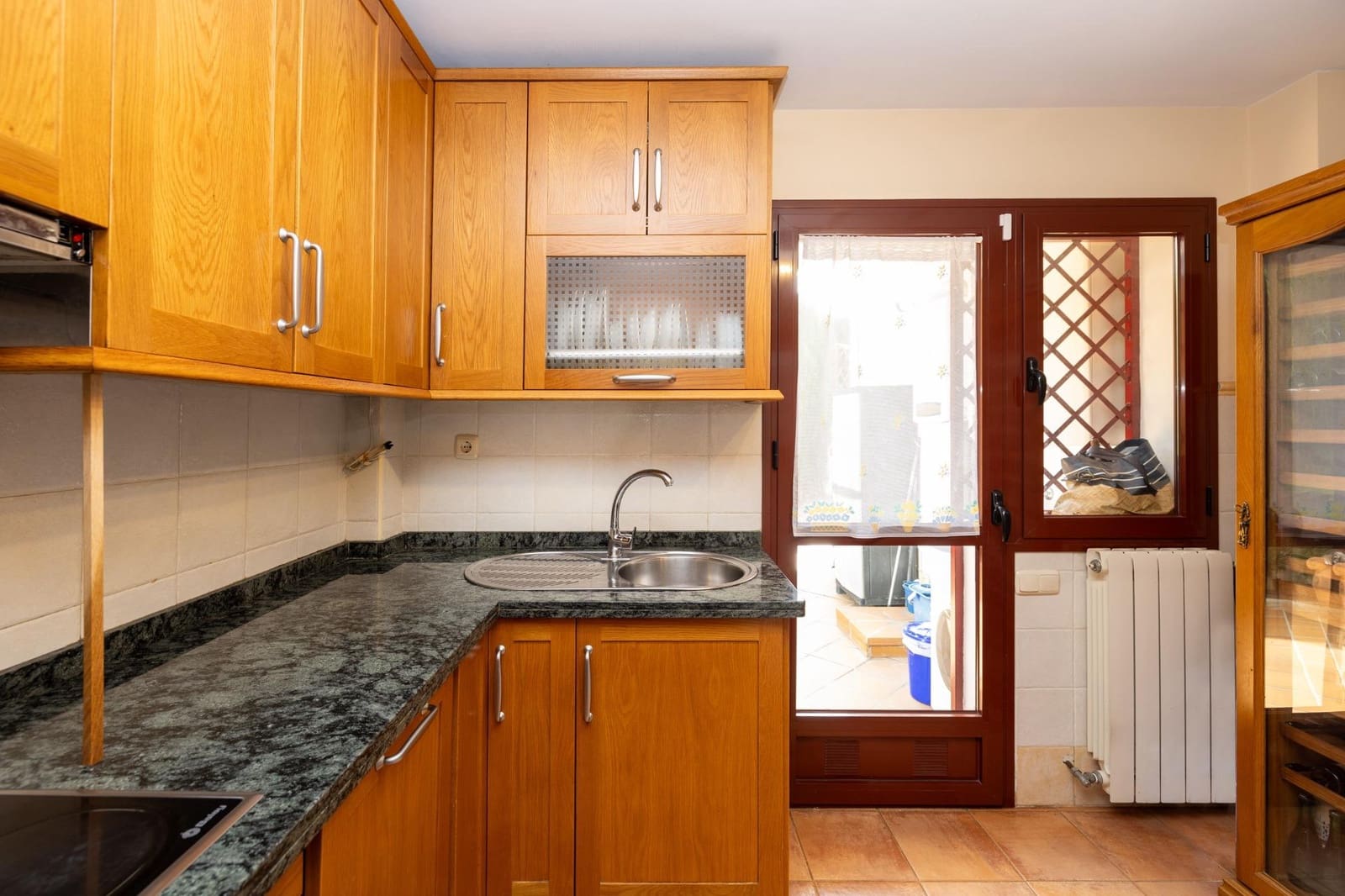 4 sypialnia Willa na sprzedaż w Miasto Grenada z basenem garażem - 450 000 € (Ref: 9374125)