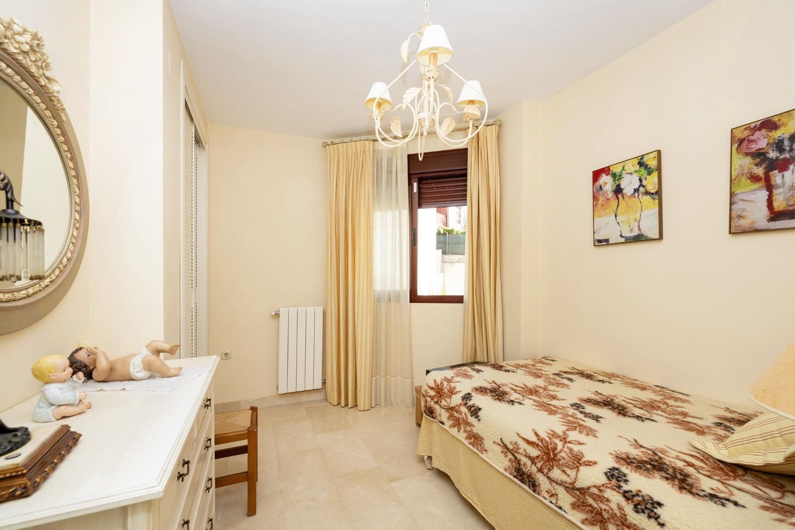 4 sypialnia Willa na sprzedaż w Miasto Grenada z basenem garażem - 450 000 € (Ref: 9374125)